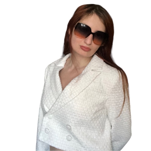 Meet your Posher, Lisa! 🥰❤️💕 - Picture 8 of 15